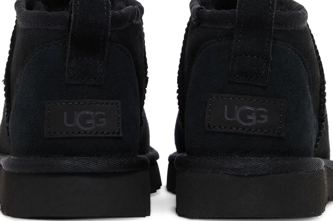 Classic Ultra Mini W Black UGG 0708
